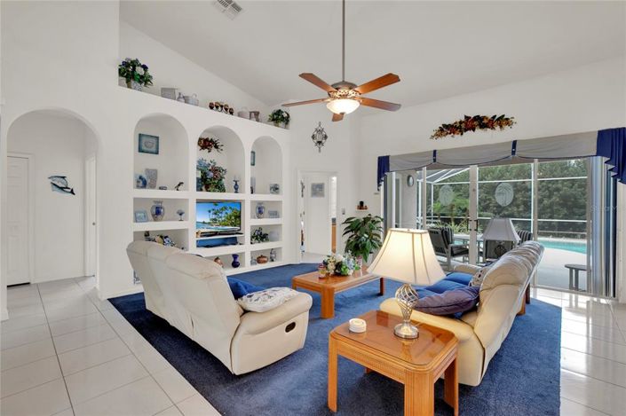 Image No.4-4 Bed Property for sale