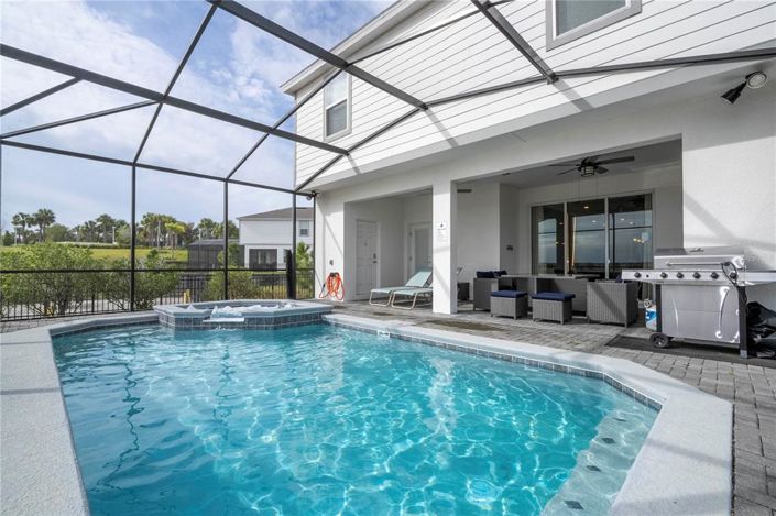 Image No.20-7 Bed Property for sale