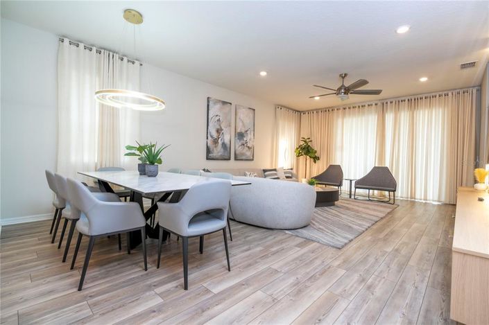 Image No.30-7 Bed Property for sale