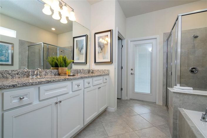 Image No.40-7 Bed Property for sale