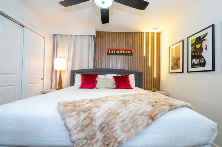 Image No.70-7 Bed Property for sale