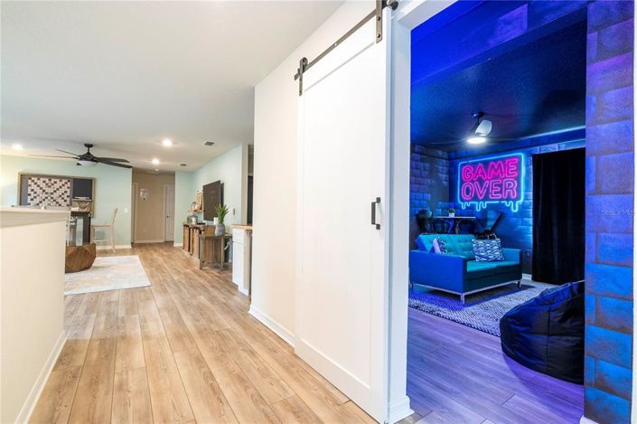 Image No.75-7 Bed Property for sale