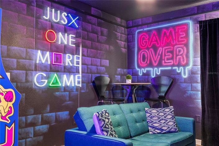 Image No.76-7 Bed Property for sale