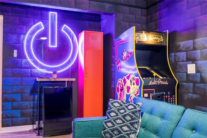 Image No.78-7 Bed Property for sale