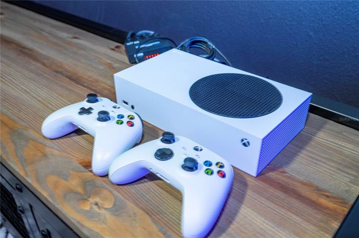 Image No.80-7 Bed Property for sale