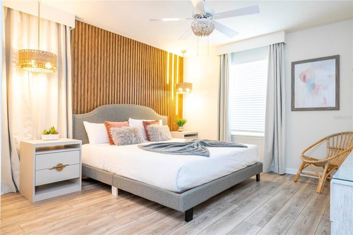 Image No.82-7 Bed Property for sale