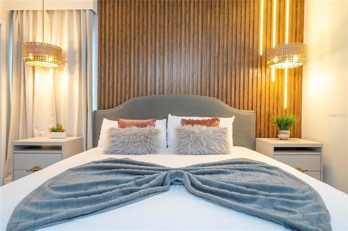 Image No.83-7 Bed Property for sale