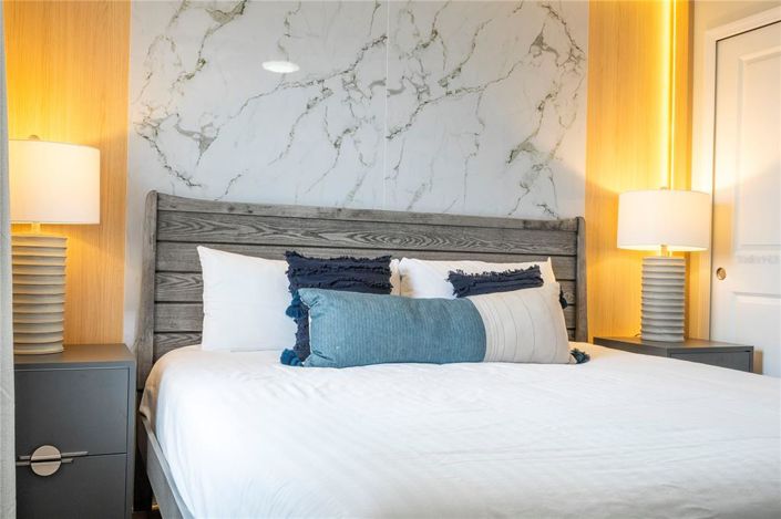 Image No.90-7 Bed Property for sale