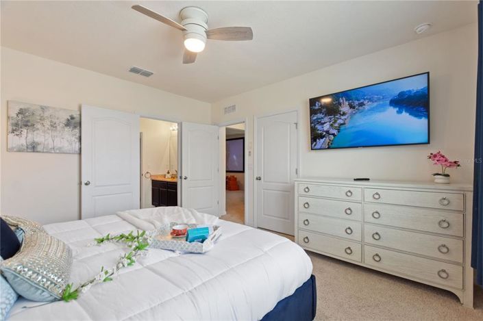 Image No.54-7 Bed Property for sale