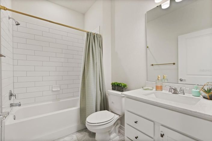 Image No.12-4 Bed Property for sale