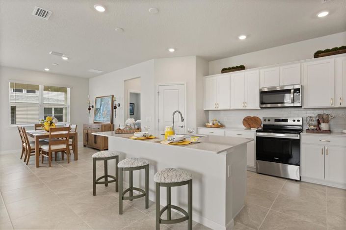 Image No.8-4 Bed Property for sale