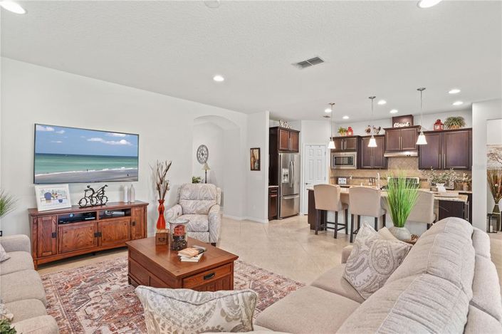 Image No.8-3 Bed Property for sale