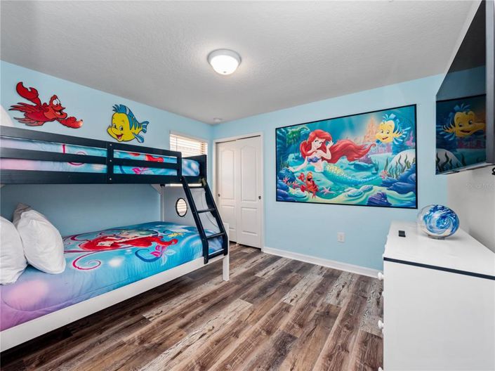 Image No.12-8 Bed Property for sale