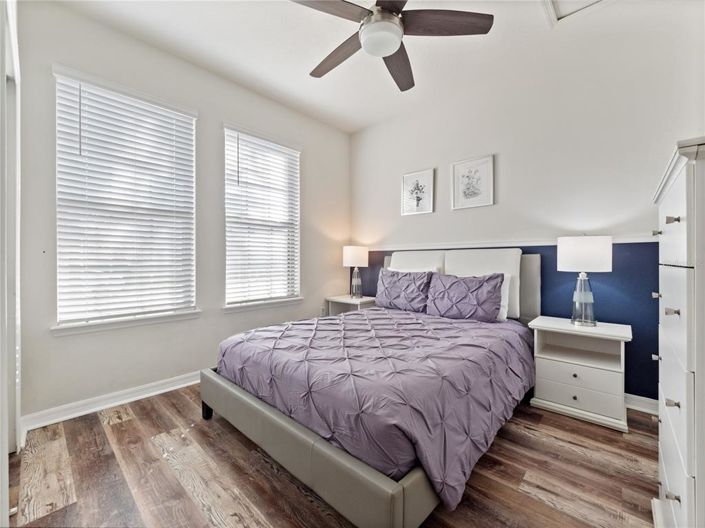 Image No.18-8 Bed Property for sale