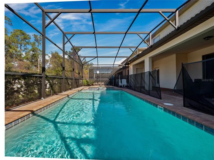 Image No.27-8 Bed Property for sale