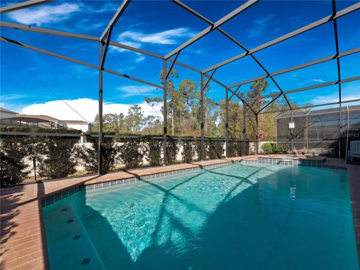 Image No.28-8 Bed Property for sale