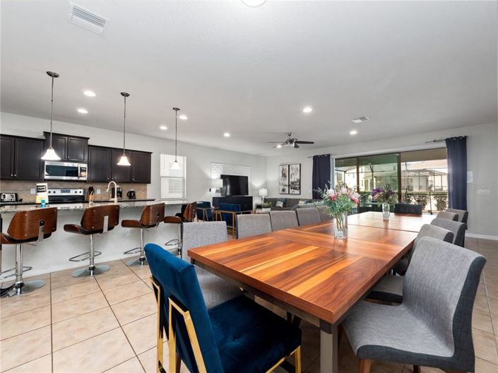 Image No.4-8 Bed Property for sale