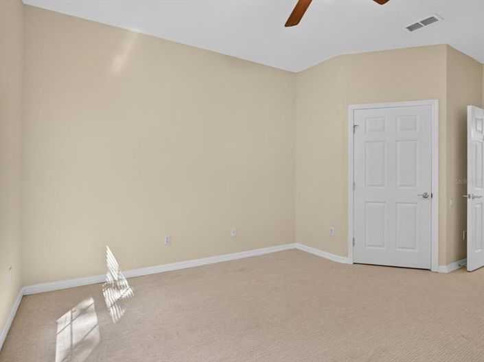 Image No.13-3 Bed Property for sale