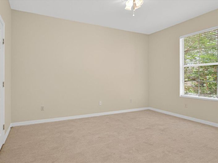 Image No.19-3 Bed Property for sale