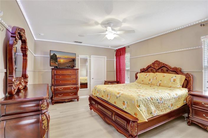 Image No.13-3 Bed Property for sale