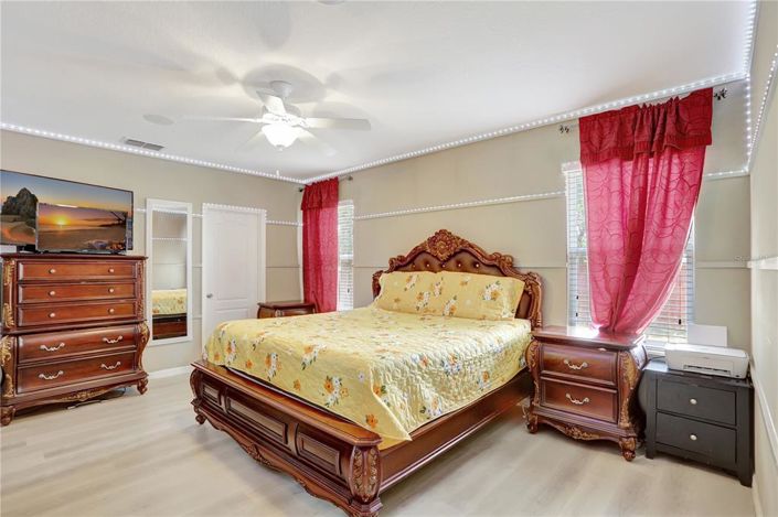 Image No.16-3 Bed Property for sale