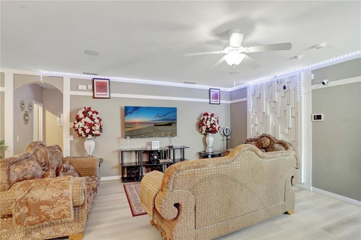 Image No.5-3 Bed Property for sale