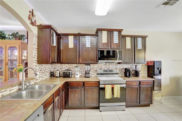 Image No.9-3 Bed Property for sale