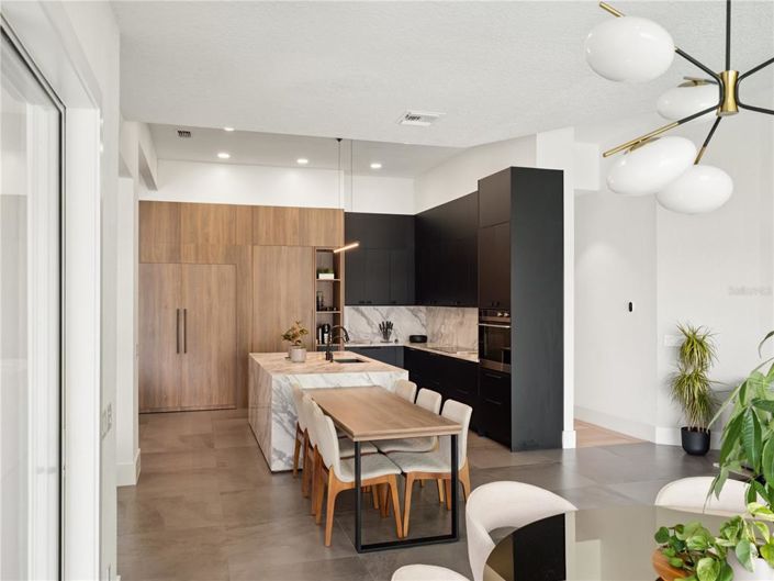 Image No.12-4 Bed Property for sale