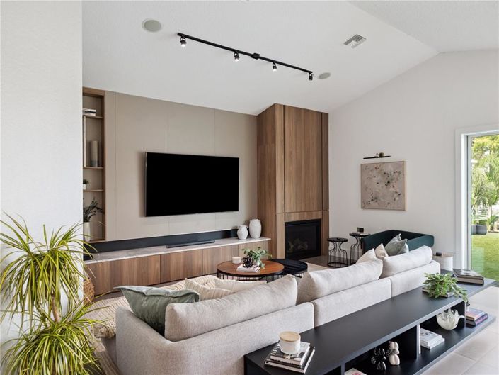 Image No.14-4 Bed Property for sale