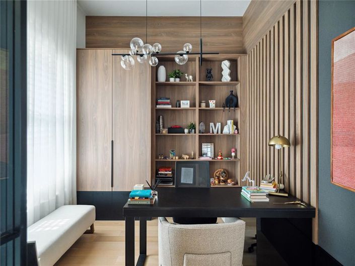 Image No.18-4 Bed Property for sale