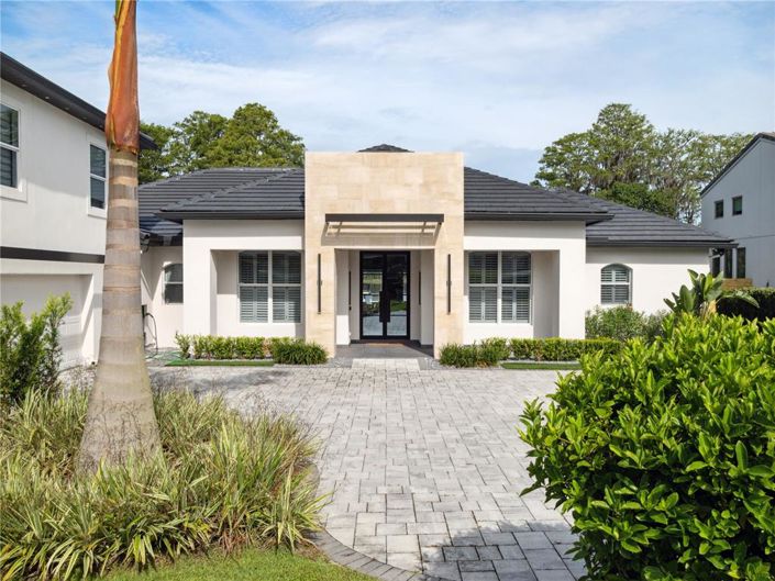 Image No.2-4 Bed Property for sale