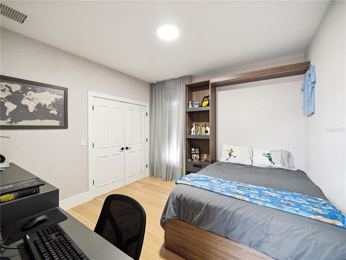 Image No.30-4 Bed Property for sale