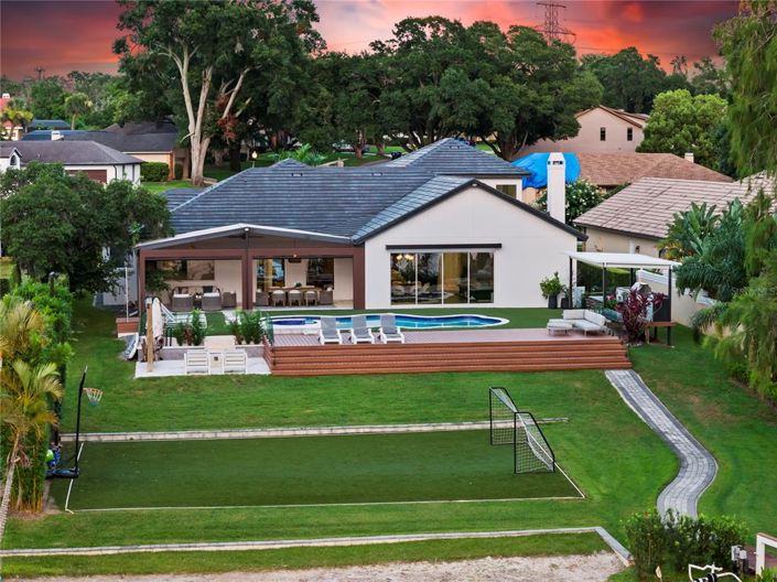 Image No.46-4 Bed Property for sale