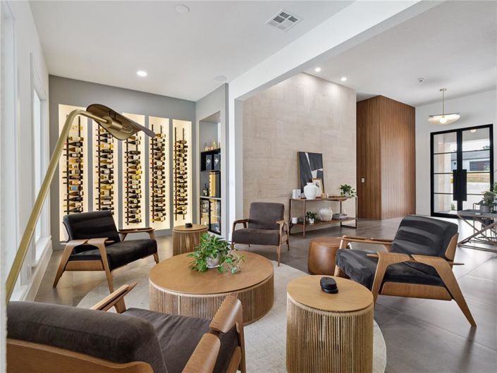 Image No.6-4 Bed Property for sale