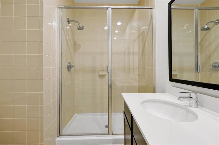 Image No.27-2 Bed Townhouse for sale