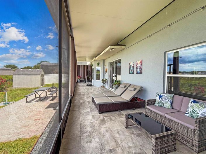 Image No.22-5 Bed Property for sale