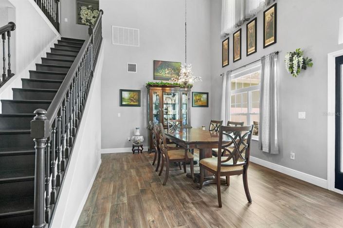 Image No.8-5 Bed Property for sale