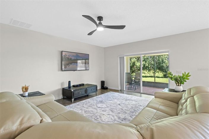 Image No.22-3 Bed Property for sale