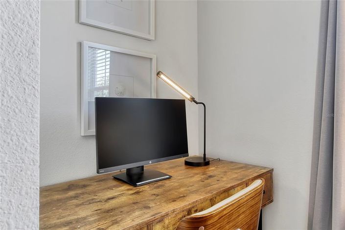 Image No.27-6 Bed Property for sale