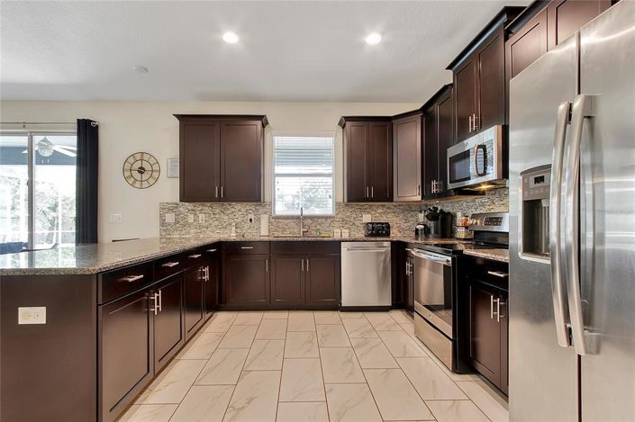 Image No.7-6 Bed Property for sale