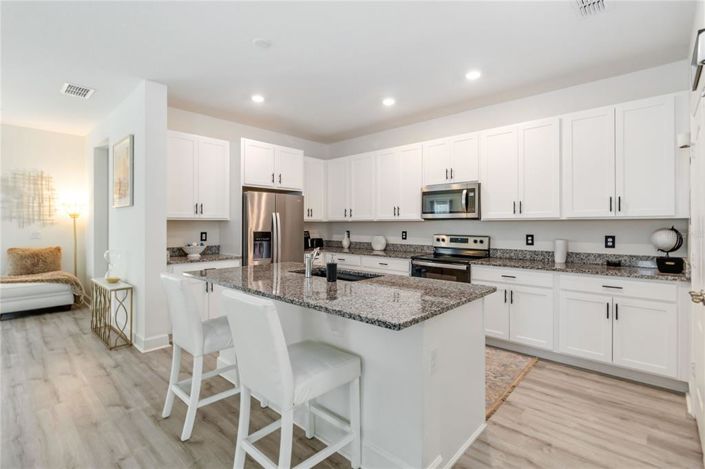 Image No.12-4 Bed Property for sale