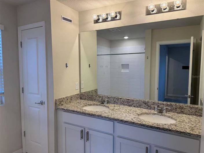 Image No.13-3 Bed Townhouse for sale