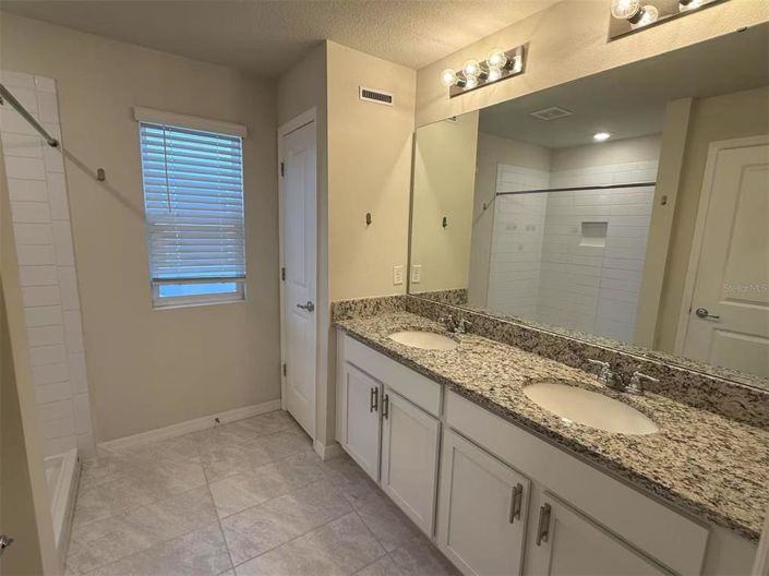 Image No.15-3 Bed Townhouse for sale