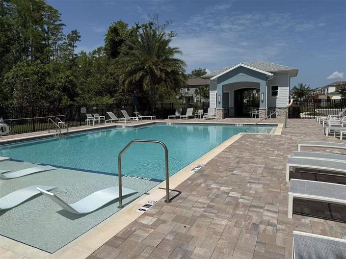 Image No.21-3 Bed Townhouse for sale