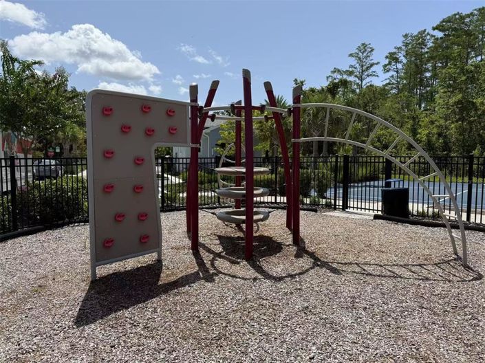 Image No.24-3 Bed Townhouse for sale