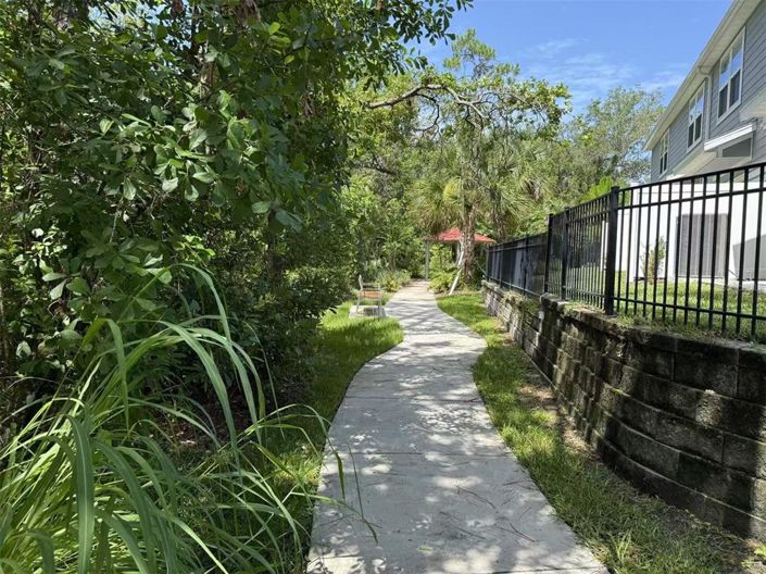 Image No.25-3 Bed Townhouse for sale