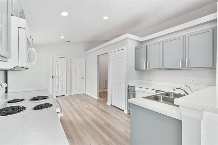 Image No.11-4 Bed Property for sale