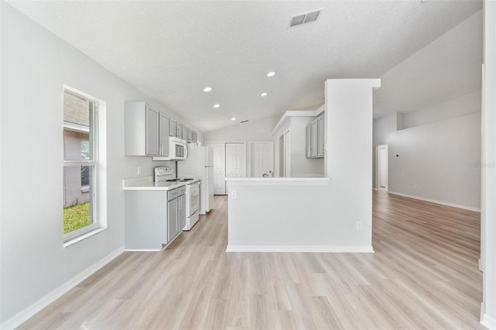 Image No.15-4 Bed Property for sale