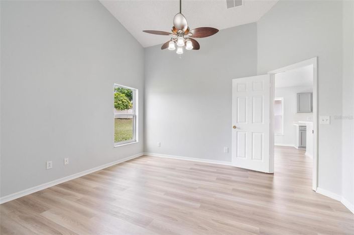 Image No.16-4 Bed Property for sale