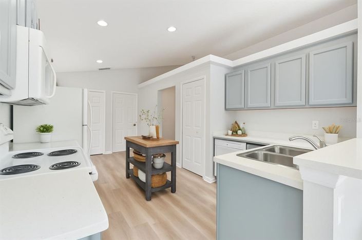 Image No.5-4 Bed Property for sale